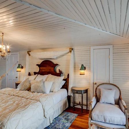 Fairytale Loft Suite 1 Bed, 1 Bath Luxury Apartment In Downtown Belmont ชาร์ลอตต์สวิลล์ ภายนอก รูปภาพ