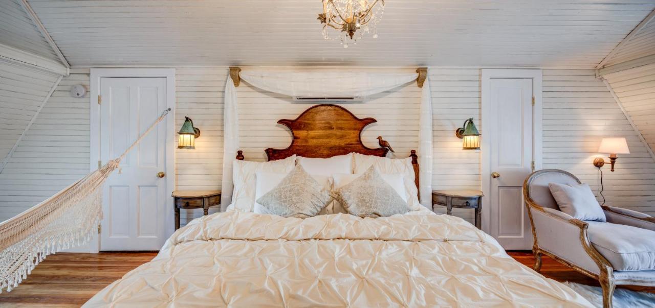 Fairytale Loft Suite 1 Bed, 1 Bath Luxury Apartment In Downtown Belmont ชาร์ลอตต์สวิลล์ ภายนอก รูปภาพ