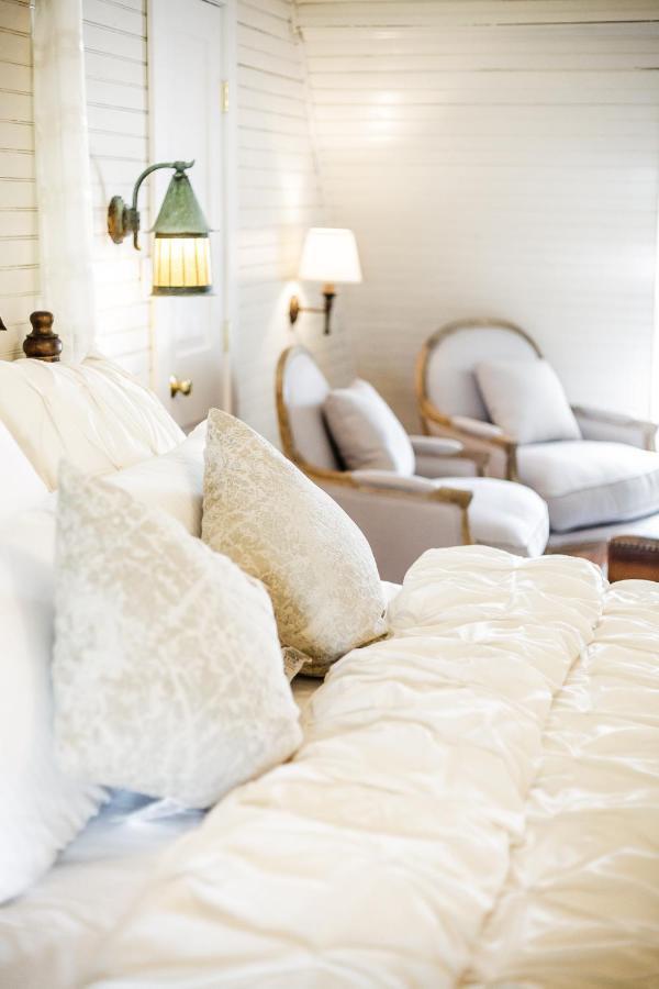 Fairytale Loft Suite 1 Bed, 1 Bath Luxury Apartment In Downtown Belmont ชาร์ลอตต์สวิลล์ ภายนอก รูปภาพ