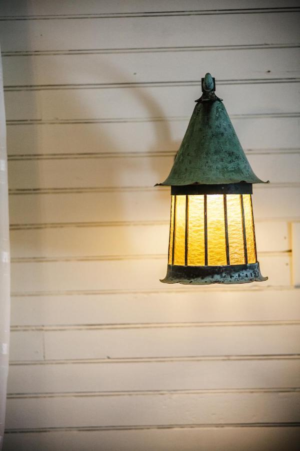 Fairytale Loft Suite 1 Bed, 1 Bath Luxury Apartment In Downtown Belmont ชาร์ลอตต์สวิลล์ ภายนอก รูปภาพ